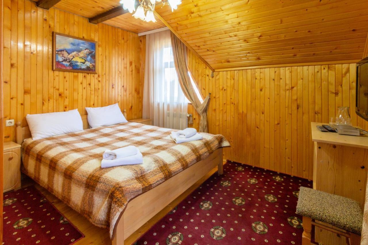 У Мар'Яни І Назара Hotel Jaremcse Kültér fotó