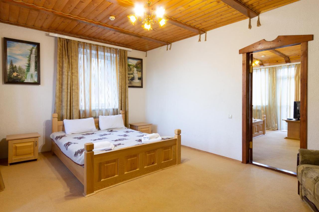У Мар'Яни І Назара Hotel Jaremcse Kültér fotó